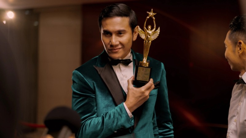 Xem Phim Lạc Trong Hào Quang, Lost in the Spotlight 2025