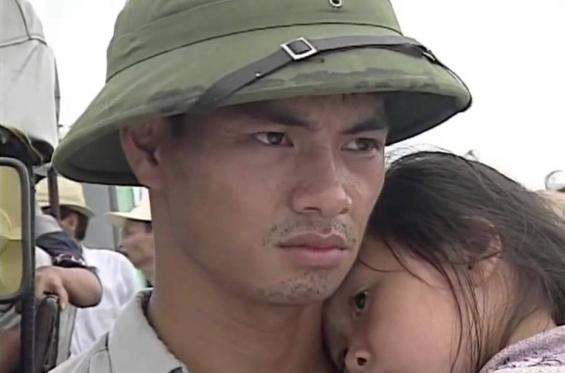 Xem Phim Sóng Ở Đáy Sông, Waves at the Bottom of the River 2000