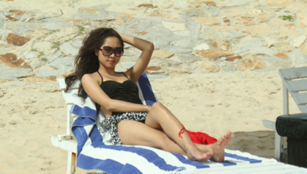 Xem Phim Cô gái kiêu kỳ (2012), 2012 Xem Phim Cô gái kiêu kỳ (2012), 2012